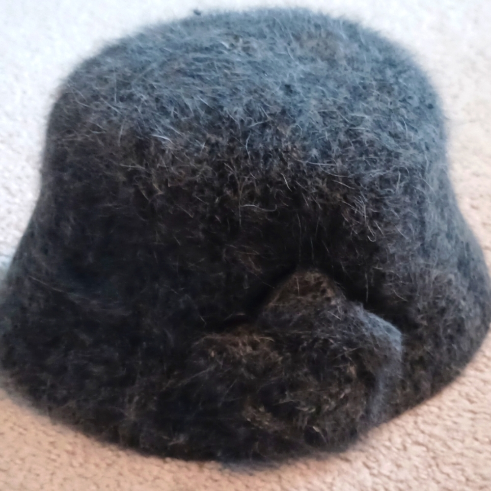 Dark gray wool bucket hat with flower applique